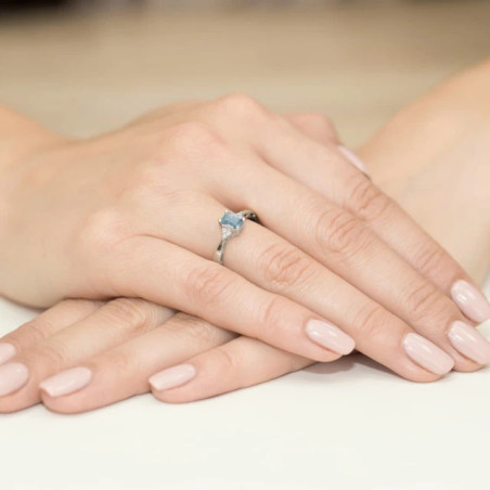 Gold ring with topaz, white gold, 0.60ct | GoldJewellery
